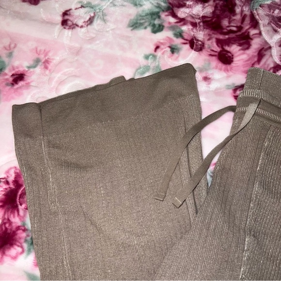 GYMSHARK Brown Jogger Pants - Picture 3 of 5